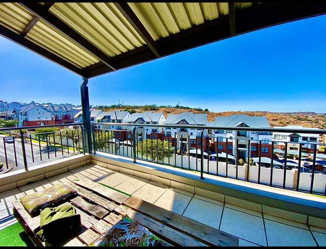 2 BEDROOM TOWNHOUSE FOR SALE IN OAKDENE